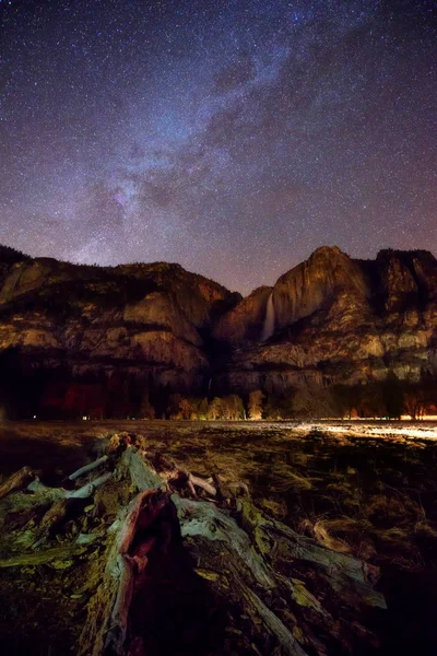 Milky way in Yosemite National Park — Stock Photo, Image