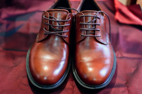 Homens negócio clássico marrom lace-up sapatos — Fotografia de Stock