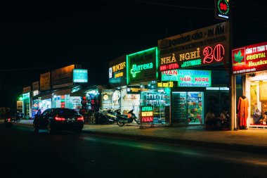 MUI Ne, Vietnam - Mart 2017 yaklaşık: Geceleri sokakta Rating