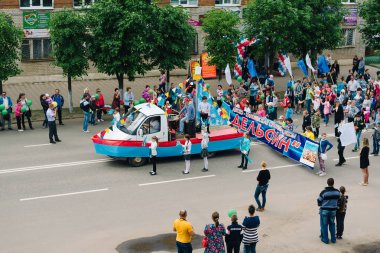 Vichuga, Rusya - 6 Haziran 2015: Rusya Vichuga şehir kutlama