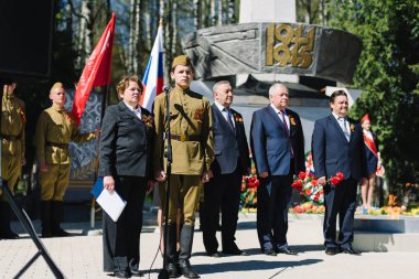 Vichuga, Rusya - 9 Mayıs 2015: Parade zafer İkinci Dünya Savaşı, Rusya'nın onuruna
