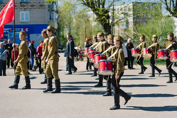 VICHUGA, RUSSIA - MAY 9, 2015: Parade in honor of victory in Second World War, Russia — Stock Photo, Image