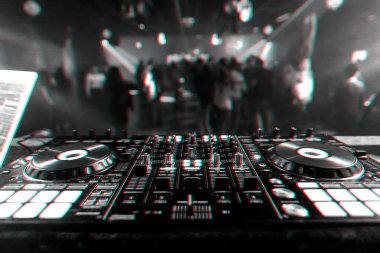 müzik karıştırıcı DJ denetleyici kurulu profesyonel elektronik müzik karıştırma için