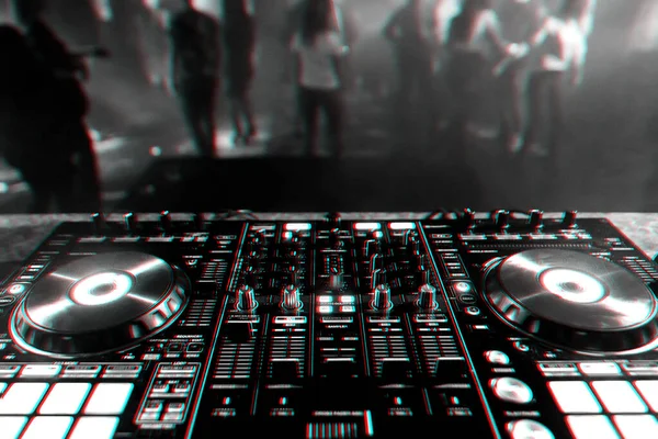 Professional DJ controller for mixing electronic music — Stock Photo, Image