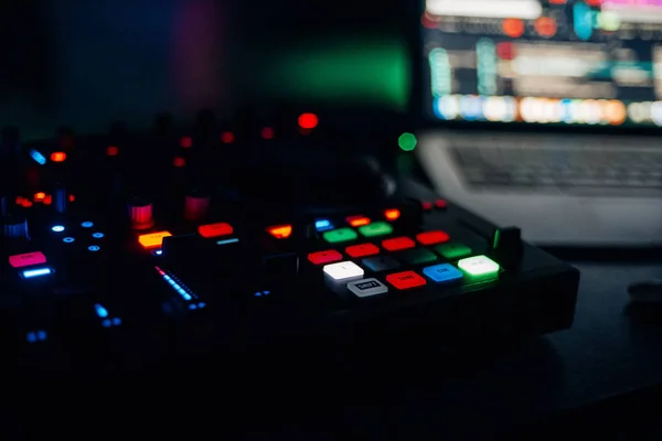 Mixer de música DJ controller Board para mistura profissional — Fotografia de Stock