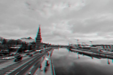 Kremlin duvarı ve Moskova nehri manzaralı şehir manzarası