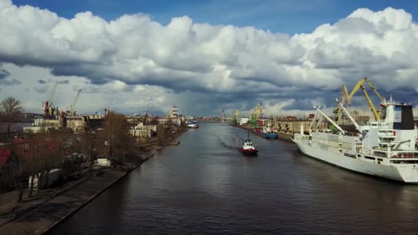 Vista aérea do porto industrial na Rússia — Vídeo de Stock