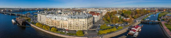 St. Peterburg 'un insansız hava aracı panoramik görüntüsü. Sankt Peterburg 'da. Fildişi merkezi. Petrograd tarafı. Rusya 'nın Köprüleri Mimarı — Stok fotoğraf