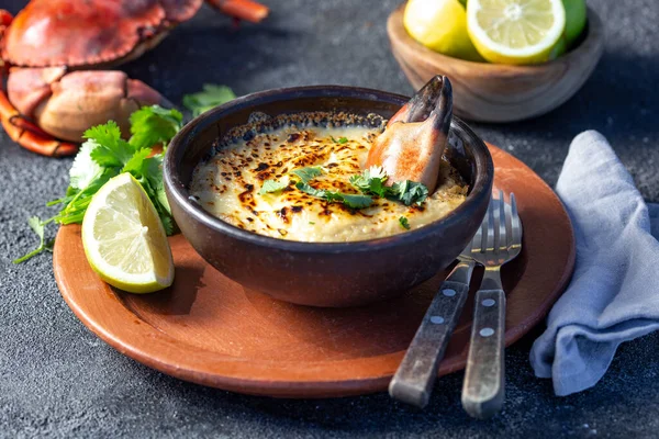 Alimentos Chilean Carne Cangrejo Horno Con Queso Crema Pan Plato — Foto de Stock