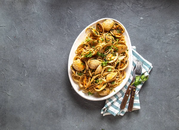 Pastas Mariscos Italian Spaghetti Alle Vongole Almejas Espaguetis Plato Blanco — Foto de Stock