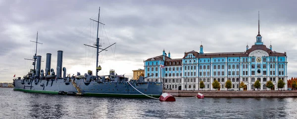 Panoramiczny Widok Sankt Petersburga Nakhimov Szkoły Morskiej Krążownik Wojskowy Aurora — Zdjęcie stockowe