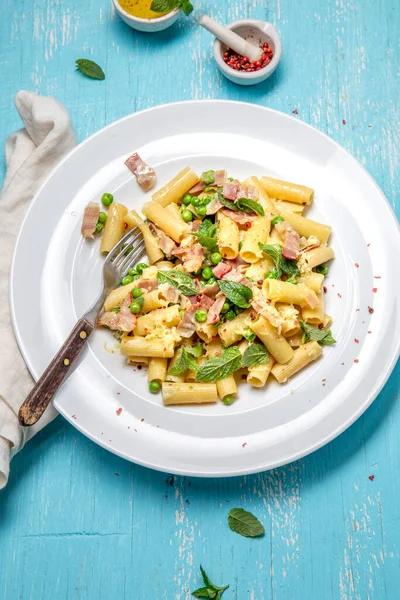 Italian Recipe Pasta Tortilloni Green Pea Mint Leaves Cheece Smoked — Stock Photo, Image