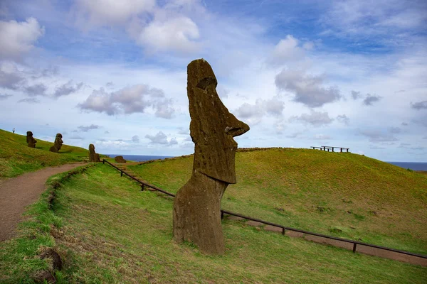 Πέτρινα Αγάλματα Moai Στο Νησί Του Πάσχα Rapa Nui — Φωτογραφία Αρχείου