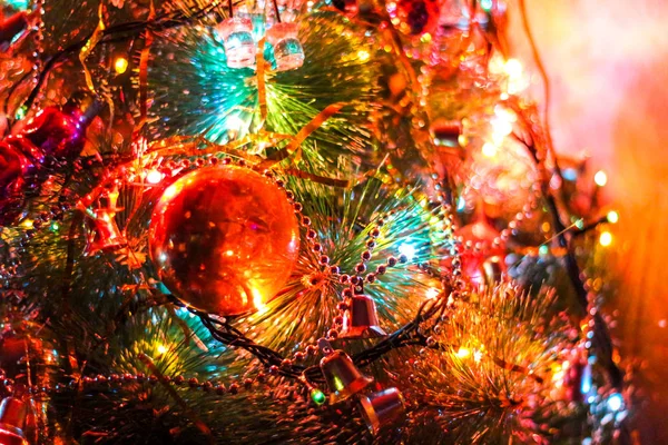 Yeni yıl, yılbaşı ağacı, yılbaşı ağacı ve çelenk