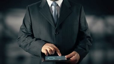 Sigorta hologram konsepti ile işadamı seçin ana sayfa kelime