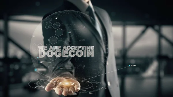 Jesteśmy Akceptowanie aplikacji Dogecoin z hologramem biznesmen koncepcja — Zdjęcie stockowe