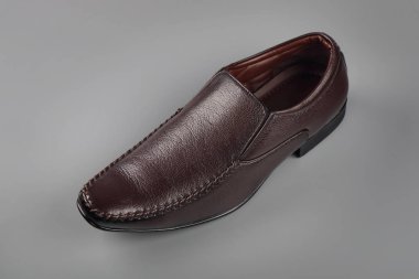     Hint gri izole erkek ayakkabı yaptı 