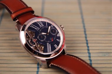 Şık erkek klasik kol saati