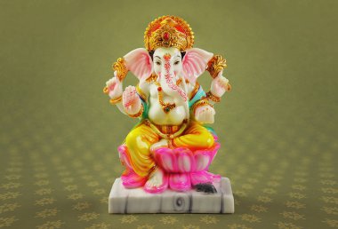 Renkli Hindu tanrısı Ganesha heykeli