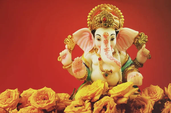 꽃으로 힌두교 코끼리 — 스톡 사진