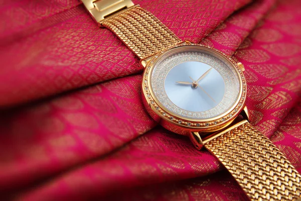 Indian Fatto Orologio Polso Donna — Foto Stock