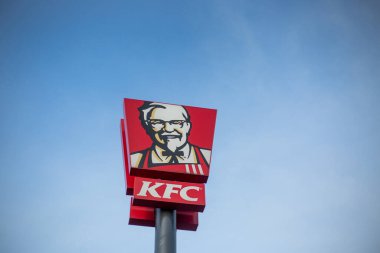 Prag, Çek Cumhuriyeti - 13 Şubat 2020, Kfc fast food restoranı, Kfc, yiyecek ve içecek konsepti