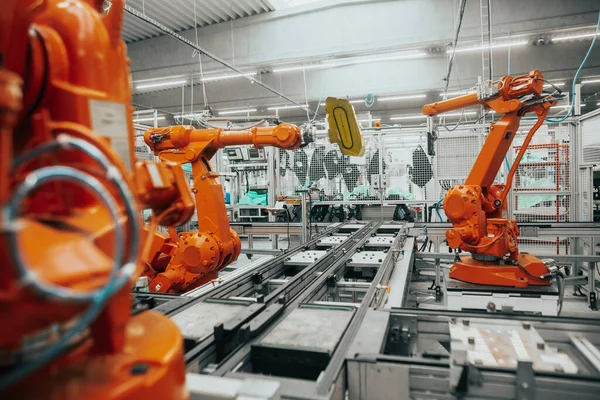 Ekonomik kriz, sanayideki küresel ekonomik kriz ve endüstriyel konsept nedeniyle otomotiv robotlarını durdurdu