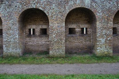 Kale duvarı siperleri ile parçası. Kalenin içinde görüntülemek.