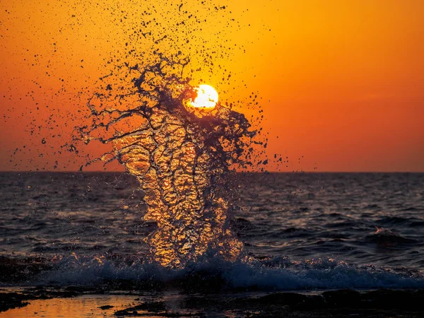 Jantarové moře splash — Stock fotografie