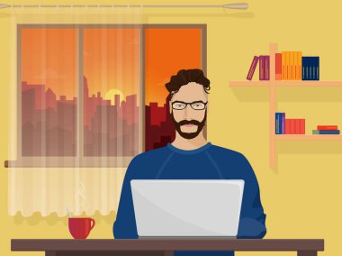 Adam Freelancer tasarımcı hipster kodlama ve onun laptopunda programlama çalışıyor. Adam kendi düz daireler Sanat Tasarım Proje çizim.
