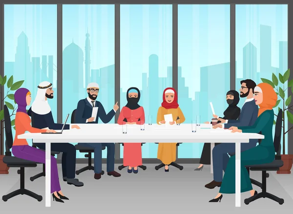 Gente árabe de negocios discutiendo reunión escritorio de oficina moderno. Conferencia musulmana plana vector de dibujos animados Ilustración . — Archivo Imágenes Vectoriales