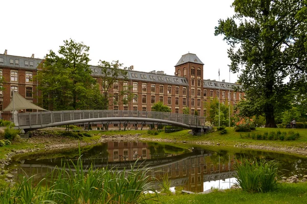 Yapı Teknik Üniversitesi, Lodz, Polonya