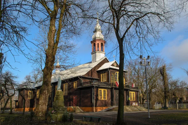 ローマ カトリック教の教区教会、ウッチ、ポーランド — ストック写真