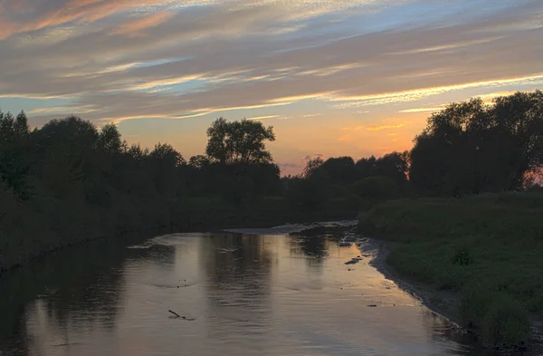 Günbatımı Nehri Ner.