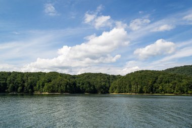 Tepelerde göl Solinskim, Polonya