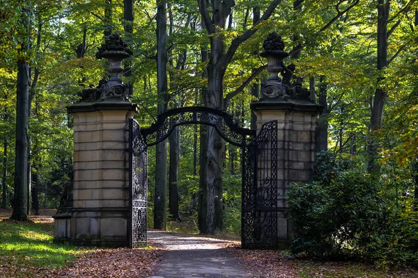 The entrance gate to the castle Stock Picture