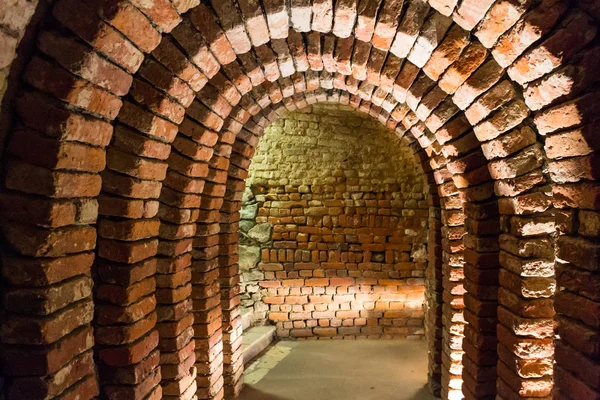 Piyasada Sandomierz, Polonya'nın altındaki tünellerden