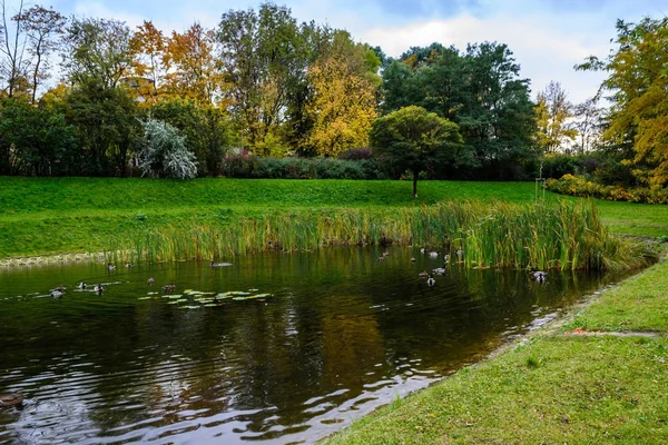 Park i Lodz, Polen — Stockfoto