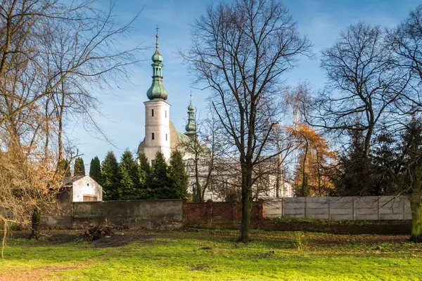 ラドムスコの教会とフランシスコ会の父の修道院 ポーランド — ストック写真