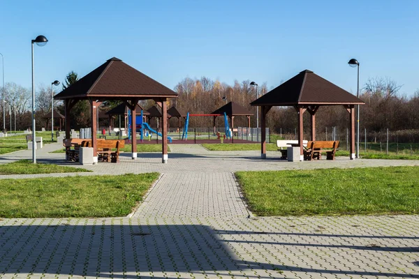 Oynamak ve rahatlamak için park yeri.
