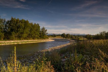 Polonya 'nın Nowy Targ kentindeki Czarny Dunajec Nehri - 2019 yazı
