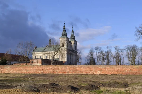 ウィエルカ ヴォラの中世教会 パラディズ ポーランド — ストック写真