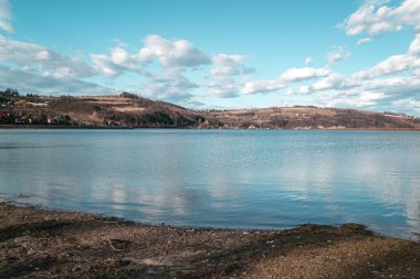 Roznowskie Gölü Polonya 'nın güneyinde yer almaktadır..