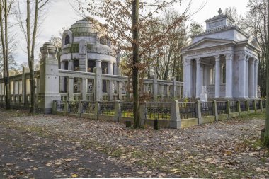 Polonya 'nın Lodz kentindeki Yahudi mezarlığı.