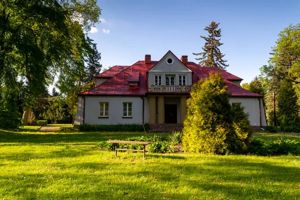 Historický Zámek Sedziejowicích Polsko Obklopen Starým Parkem — Stock fotografie