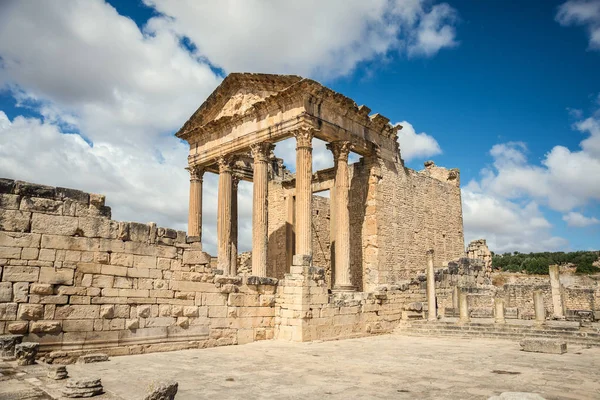 A római Capitol. Tönkre. Tunézia, Dougga. — Stock Fotó