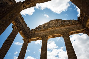 Roma Capitol. Berbat. Tunus, Thugga.