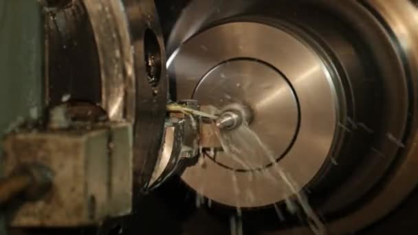 CNC μηχάνημα οξύνει το προϊόν — Αρχείο Βίντεο