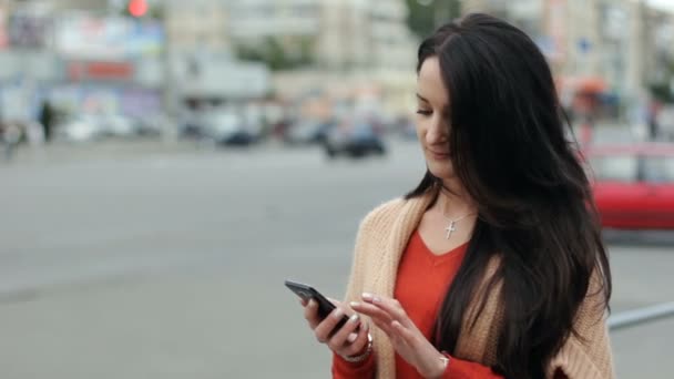 Mädchen telefonieren — Stockvideo