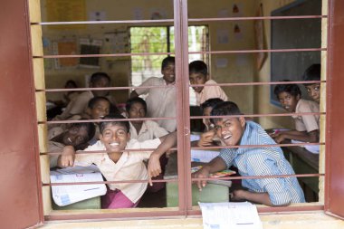 Editoryal belgesel görüntü. Okul çocukları